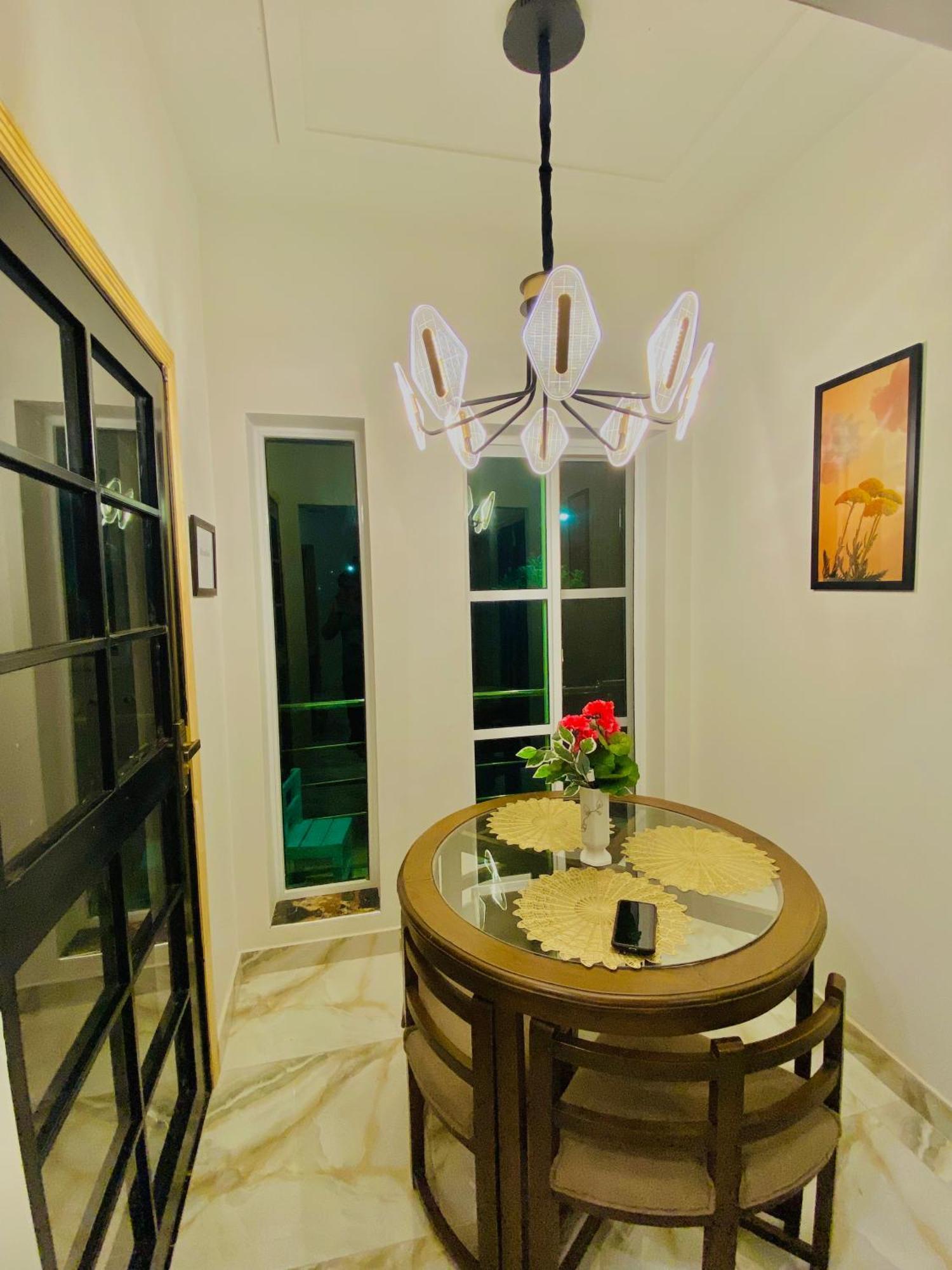 Comfy Cottage Файсалабад Екстер'єр фото
